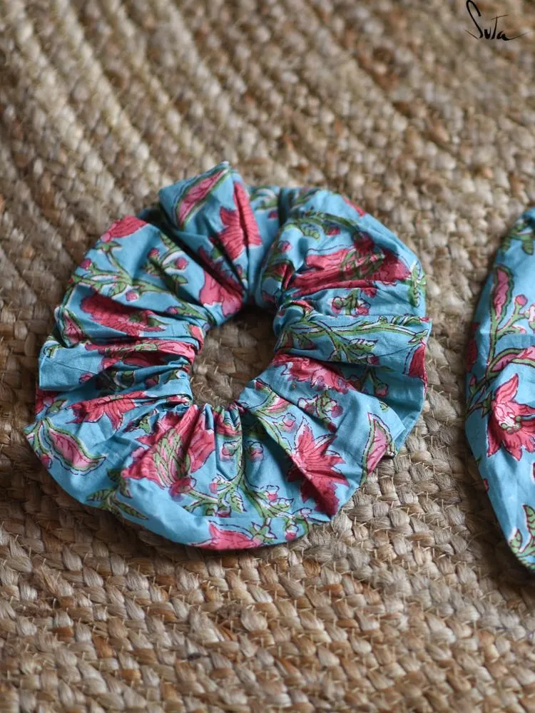 Awaken, Love (Scrunchies)