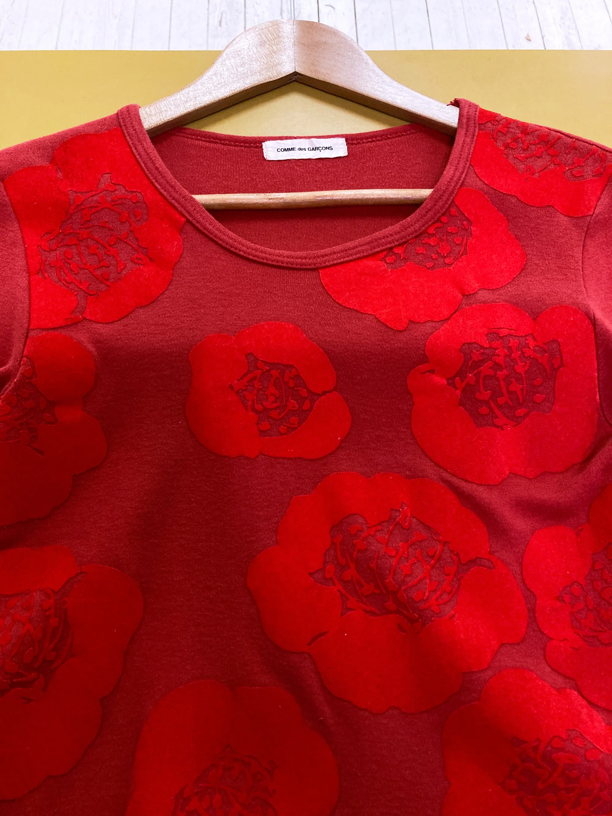 Comme des Garcons AW1996 red cotton top with brushed flower applique