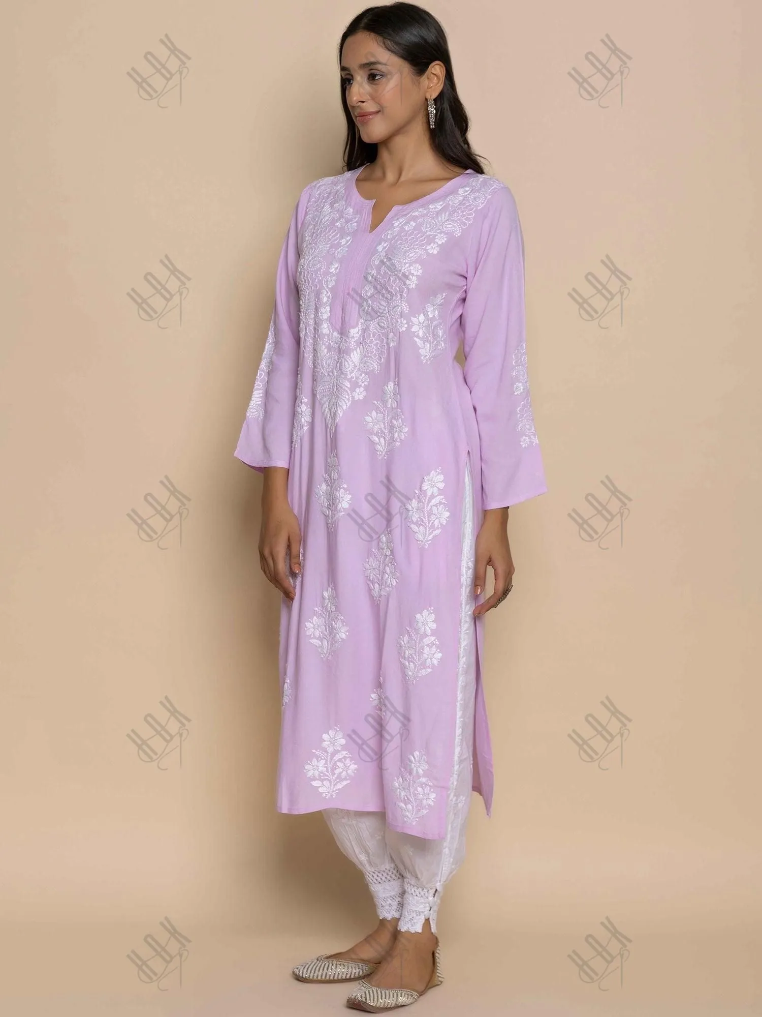 Fizaa Hand Embroidered Chikankari Kurta in Lavender