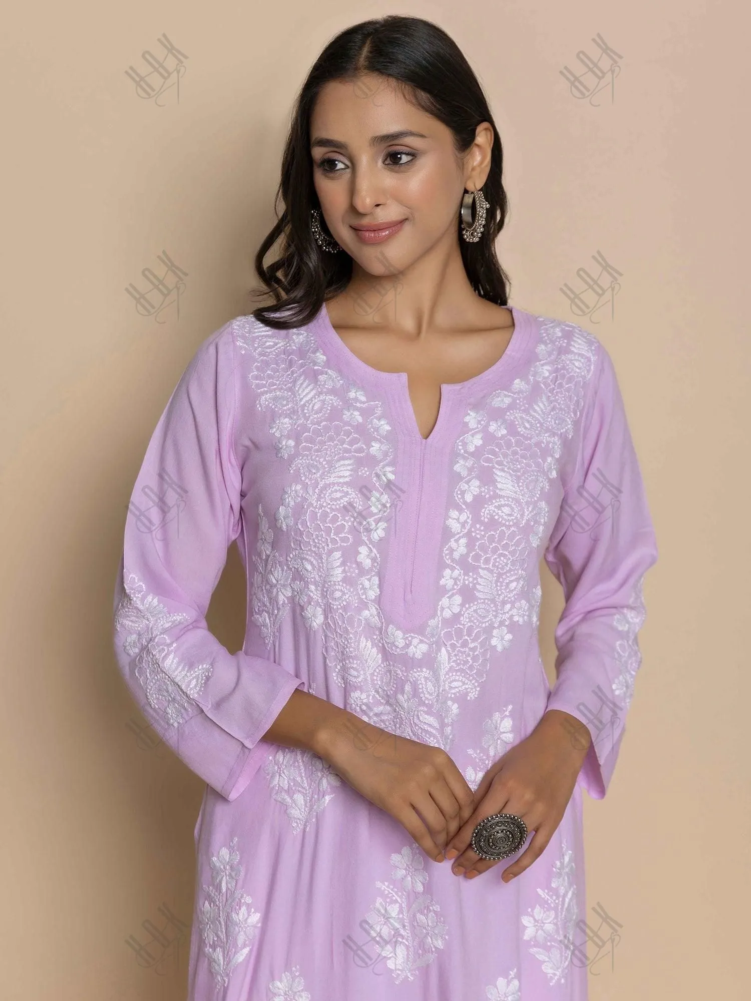 Fizaa Hand Embroidered Chikankari Kurta in Lavender