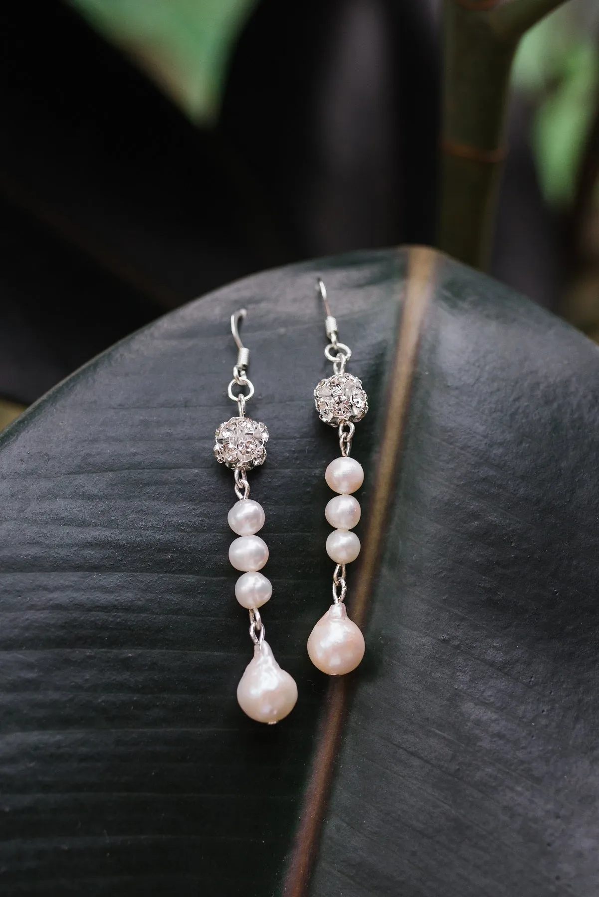 Glitz Baroque Pearl Earring