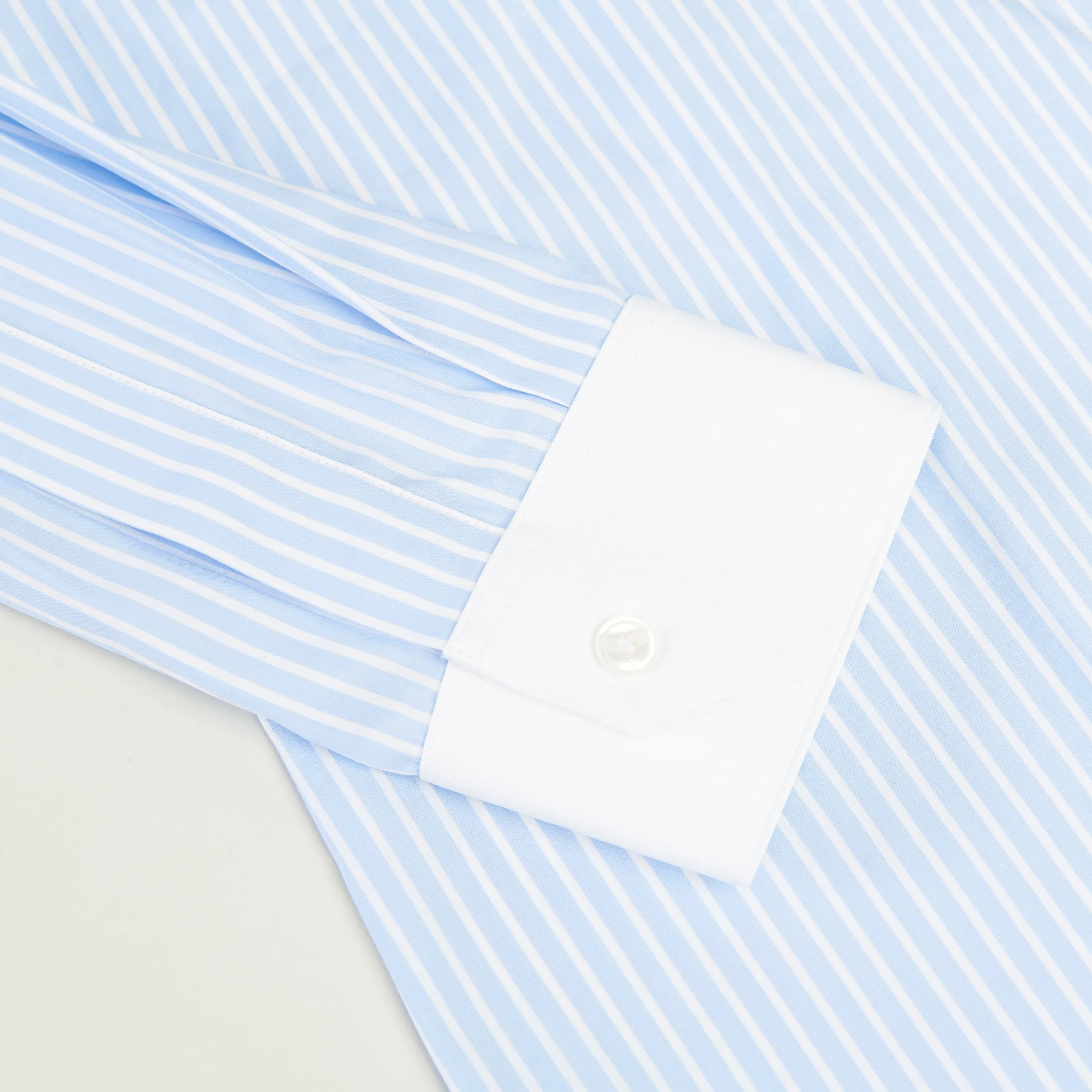 Loose Shirt With Inverted And Contrasting Color In Light Blue Pajama Stripe Cotton