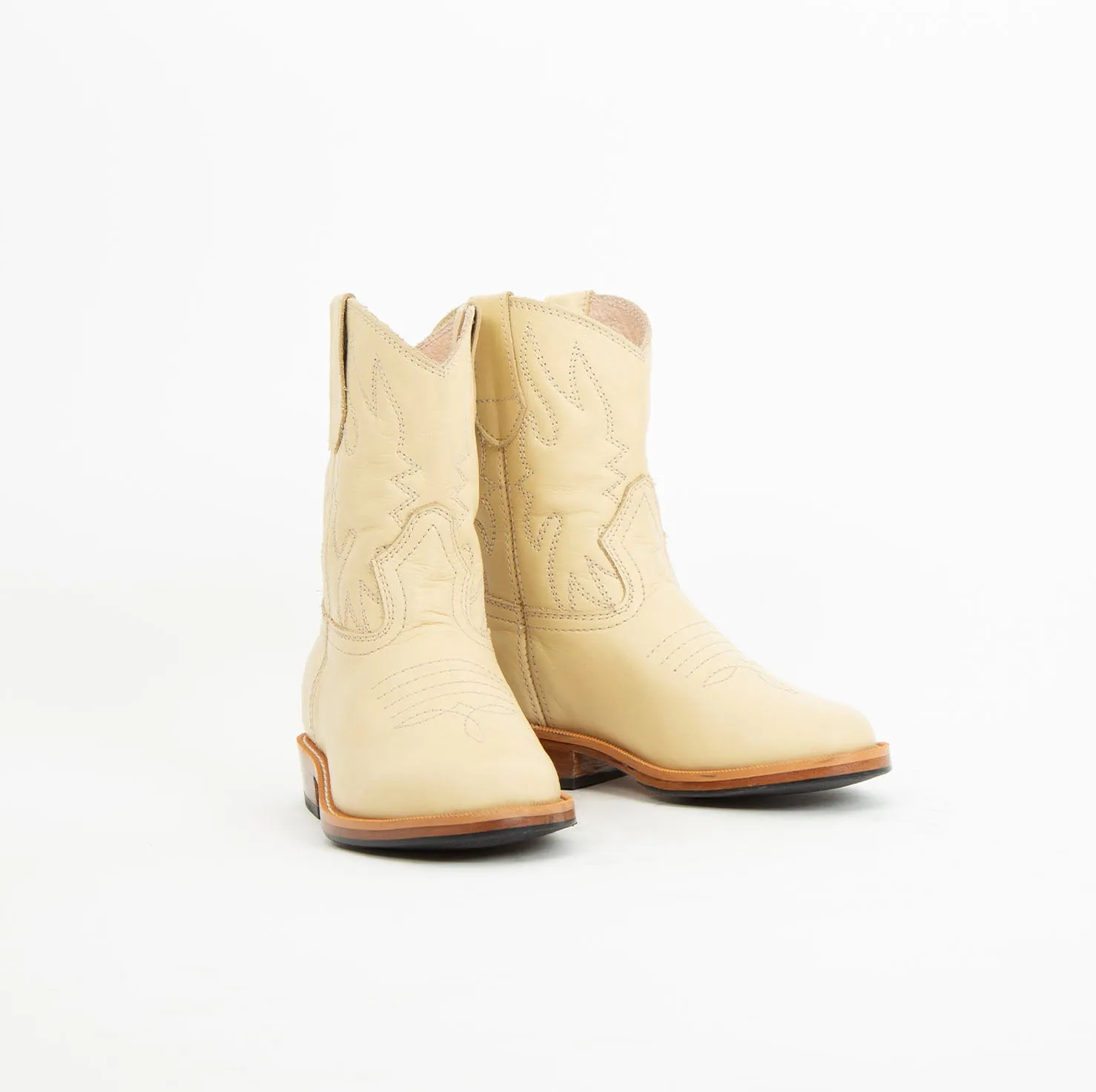 MK221350 - NEW Dirt Kickers Boots Butter [Western Leather Boots]