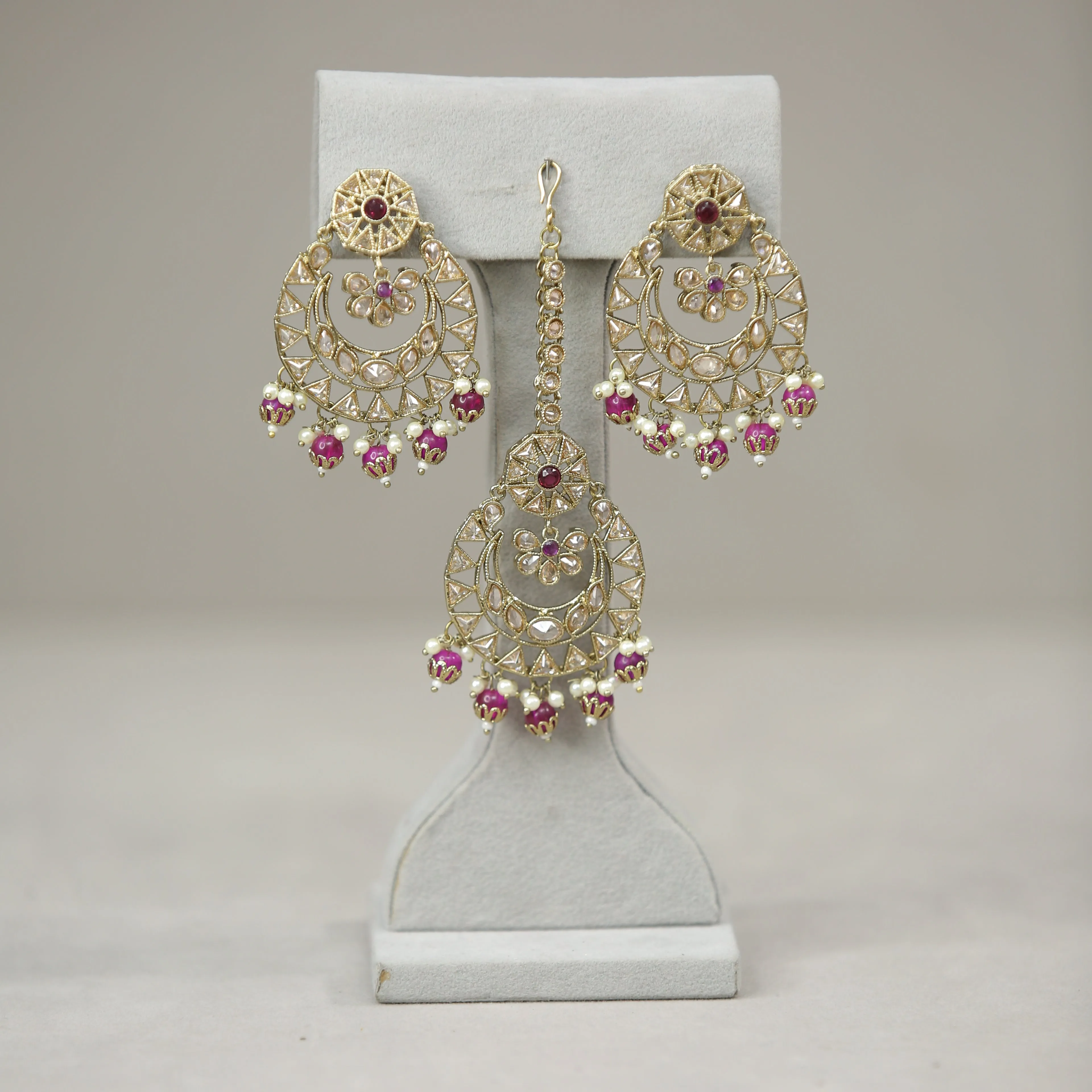 Priya Polki Earrings With Tikka